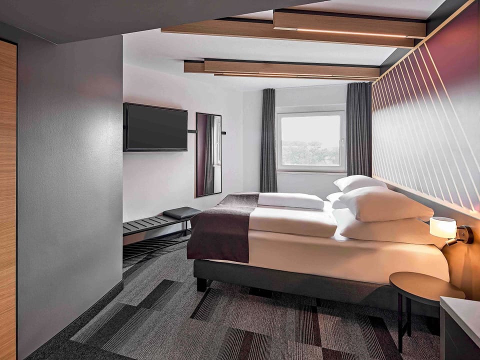 Premium Double Room | Desk, soundproofing, free WiFi, bed sheets