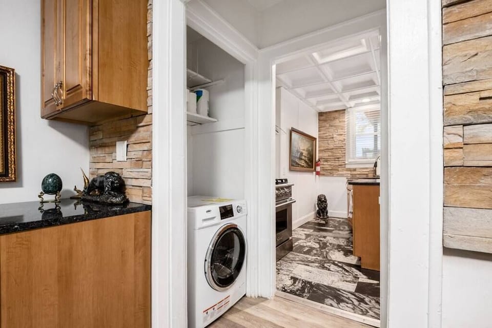 In-house washer/dryer to launder your royal robes.