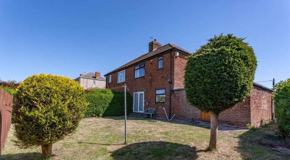 Apartment, Private Bathroom (3 Bed - Mountford) | Garden