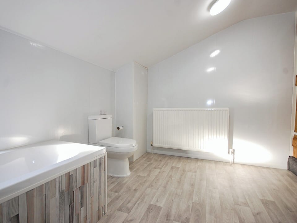 Bathroom | Seascape, Skinningrove, near Saltburn-by-the-Sea
