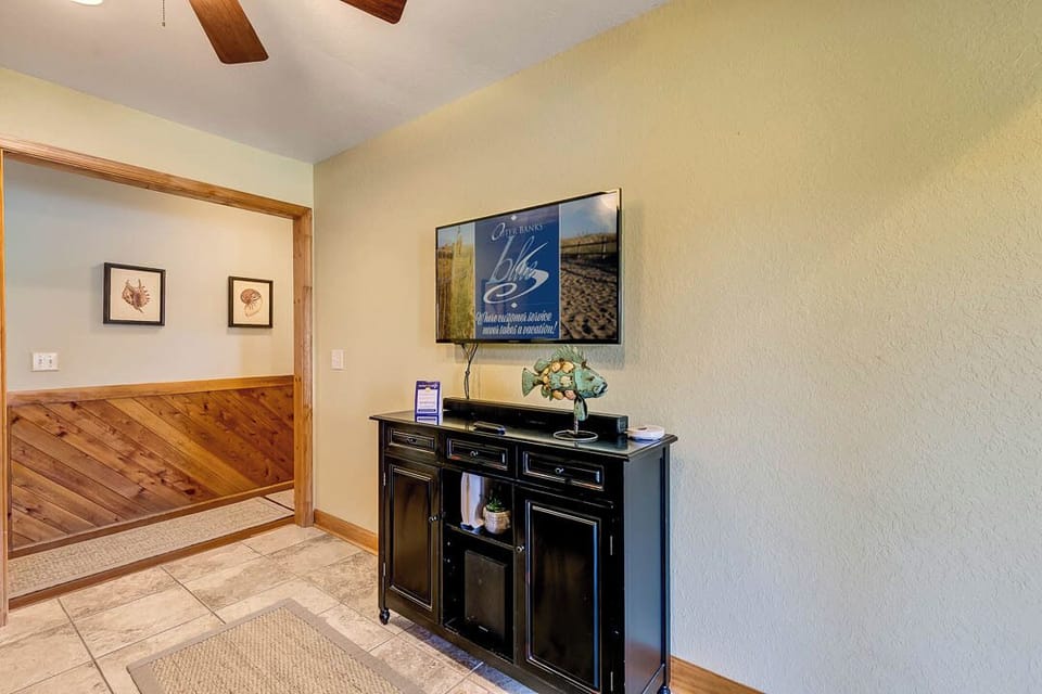 Mid-Level Den