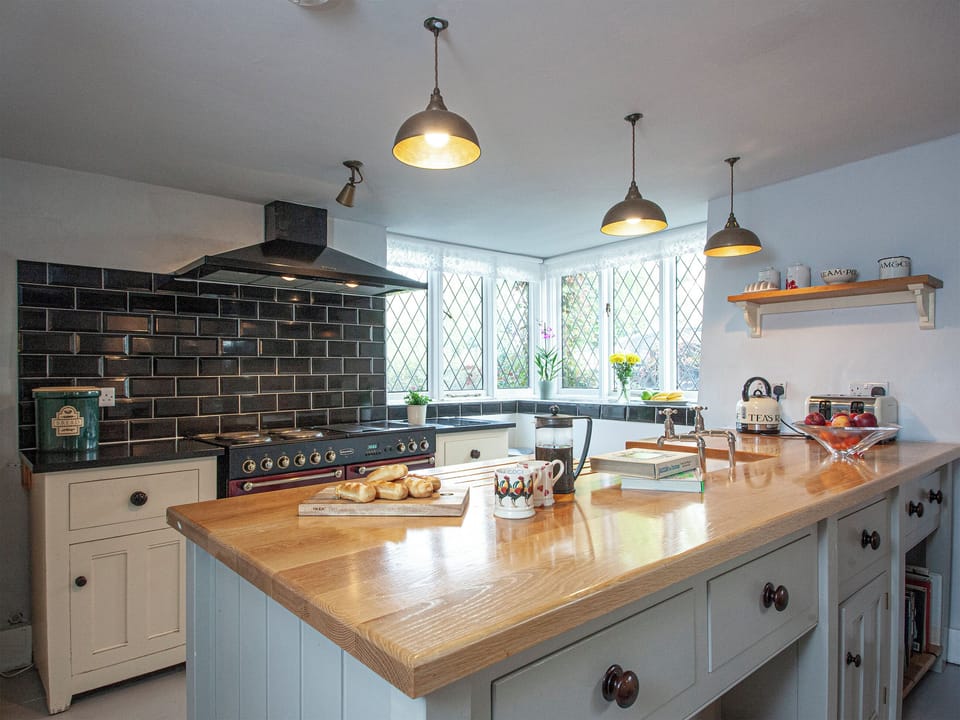 Kitchen | Thatched Cottage, Kingsteignton, near Newton Abbot