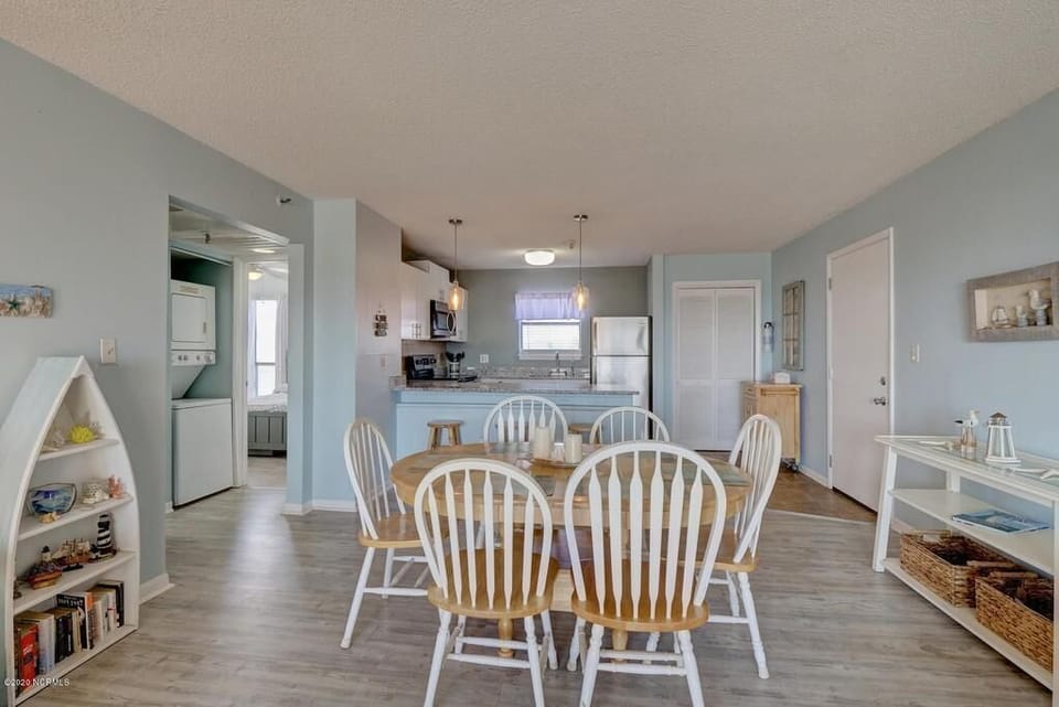 Looking towards kitchen area.