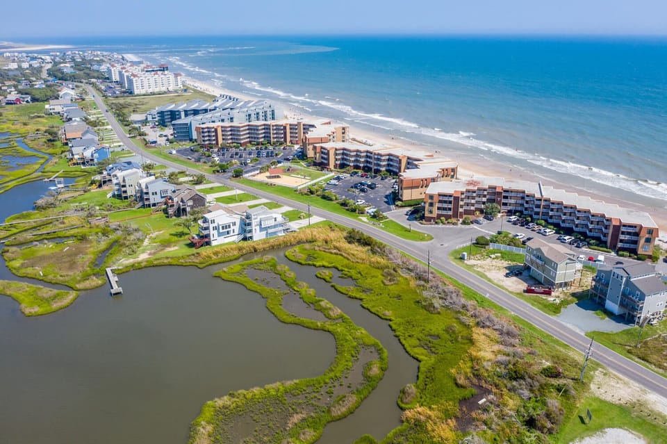 Topsail Dunes has views of Sound and Ocean