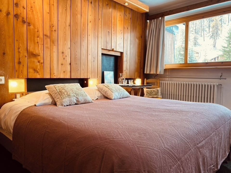 Comfort Double or Twin Room | In-room safe, individually furnished, laptop workspace, blackout drapes