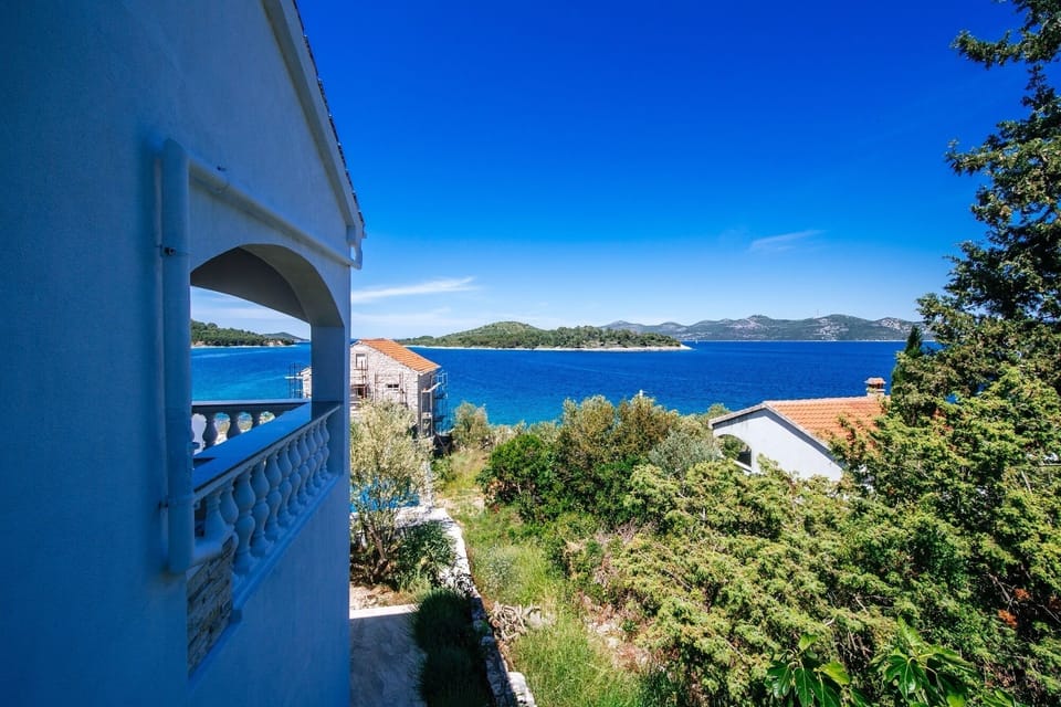 Family House | Water view
