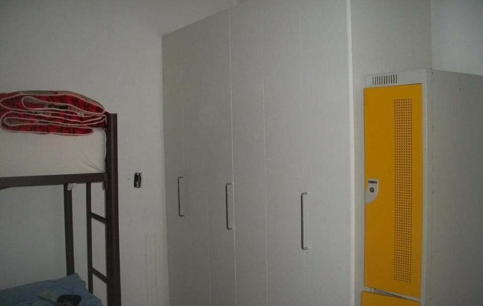 Down comforters, minibar, WiFi (free), bed sheets