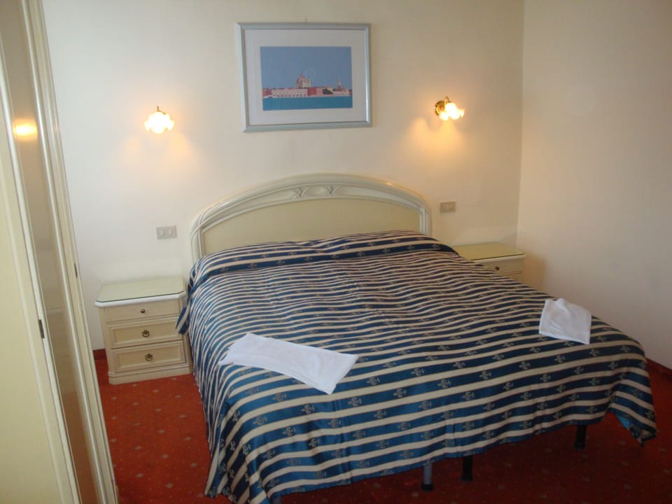 Standard Double or Twin Room | Free WiFi