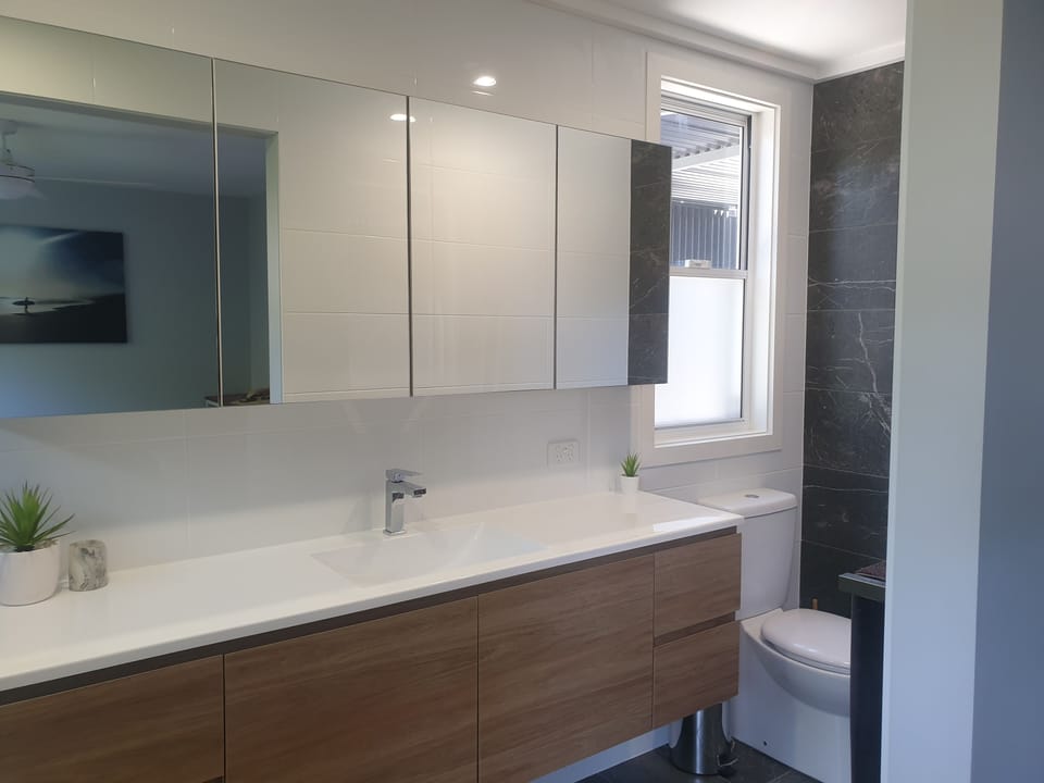 Bedroom 1 ensuite
