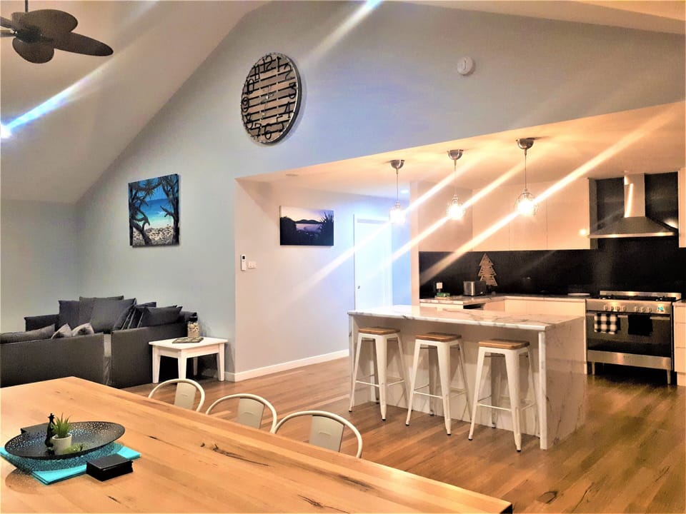 Kitchen and lounge room from the dinning room