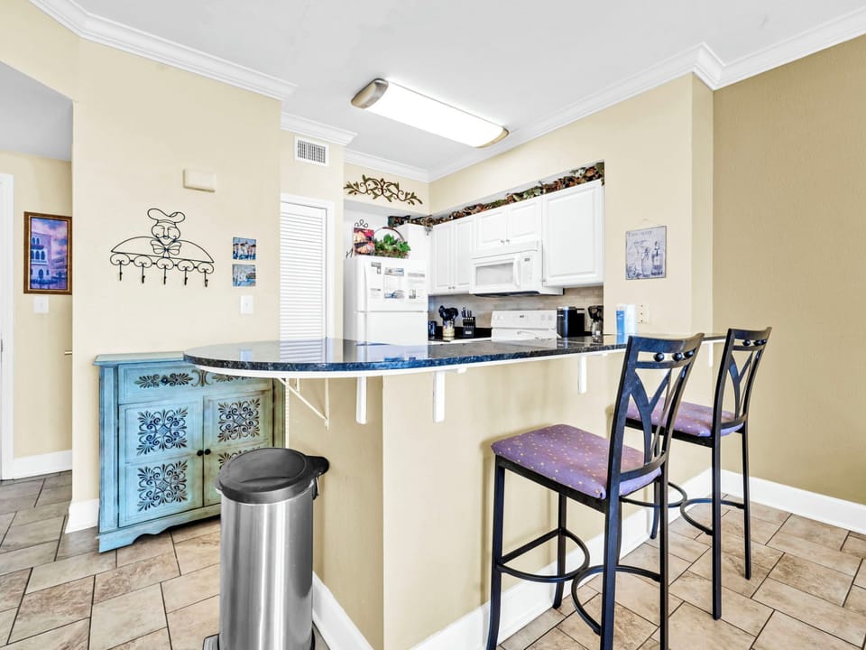 Eat-in bar seating