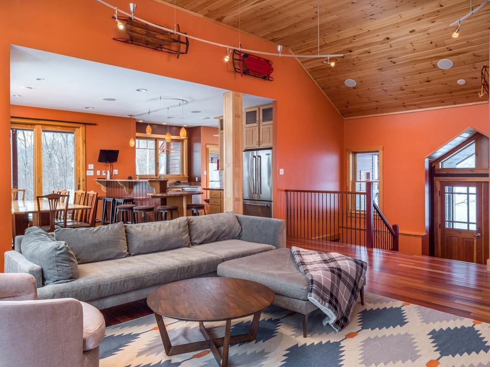Maine Stay- Contemporary Mountain Home, Spectaular Outdoor Space! (38)