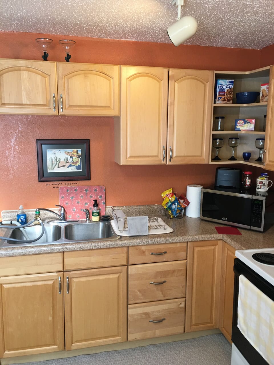 Full kitchen 