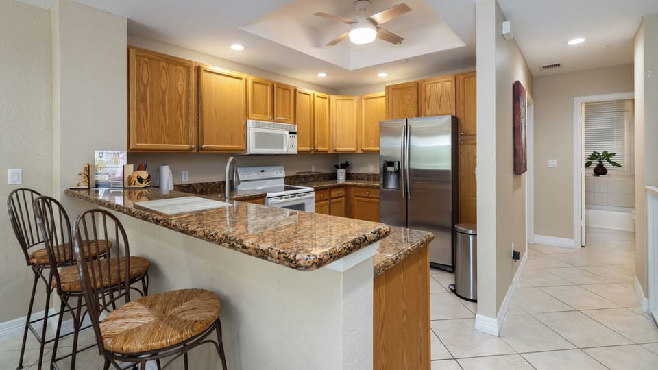 Breakfast Bar & Kitchen - 2nd Floor