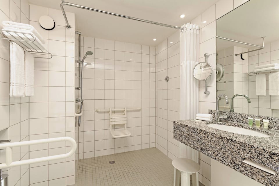 Combined shower/tub, deep soaking tub, free toiletries, hair dryer