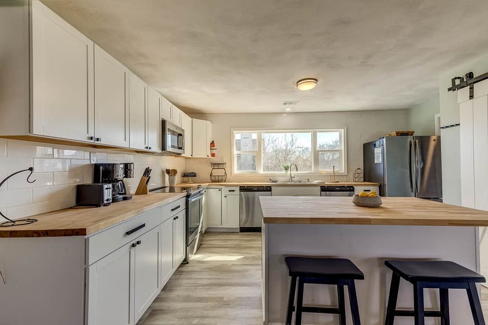 Top-Level Kitchen with Island (seats 2)