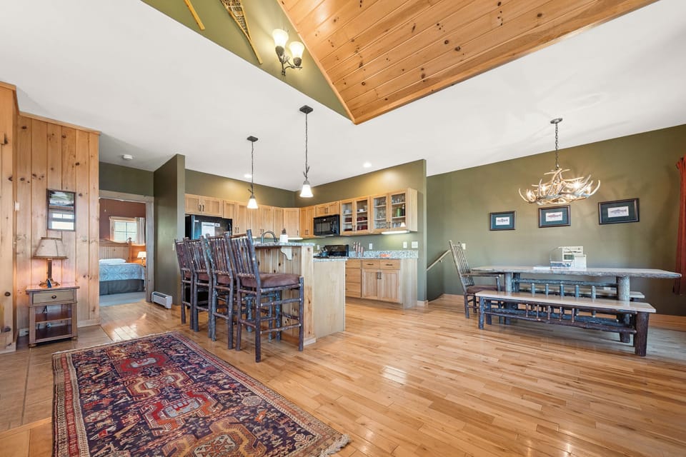 Kitchen island seating for 4
