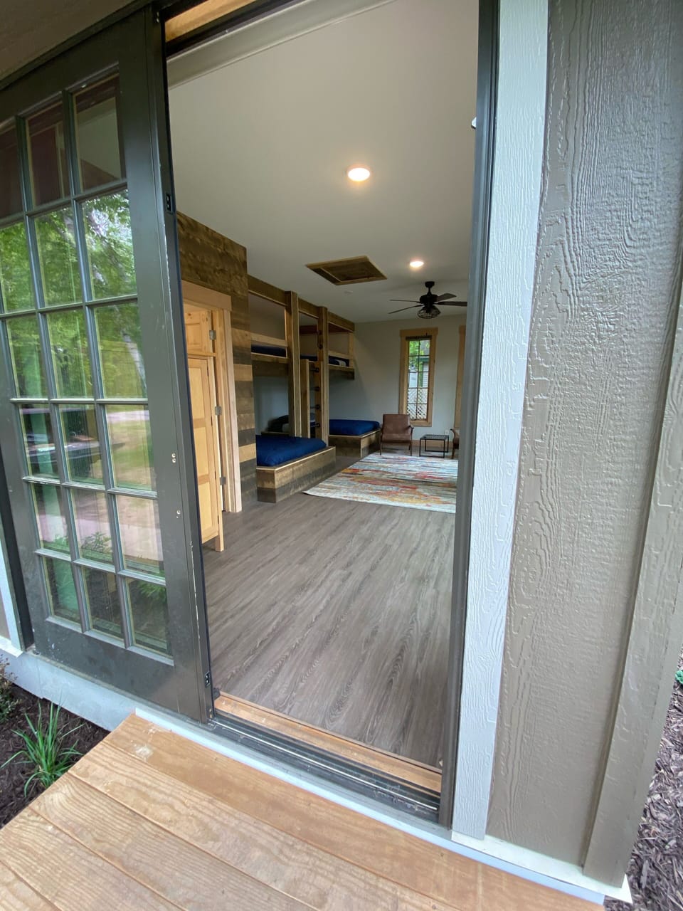 A great space for kids or a small family! Internet TV for movies! 