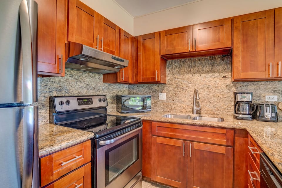 Kitchen has everything you need to cook all your meals