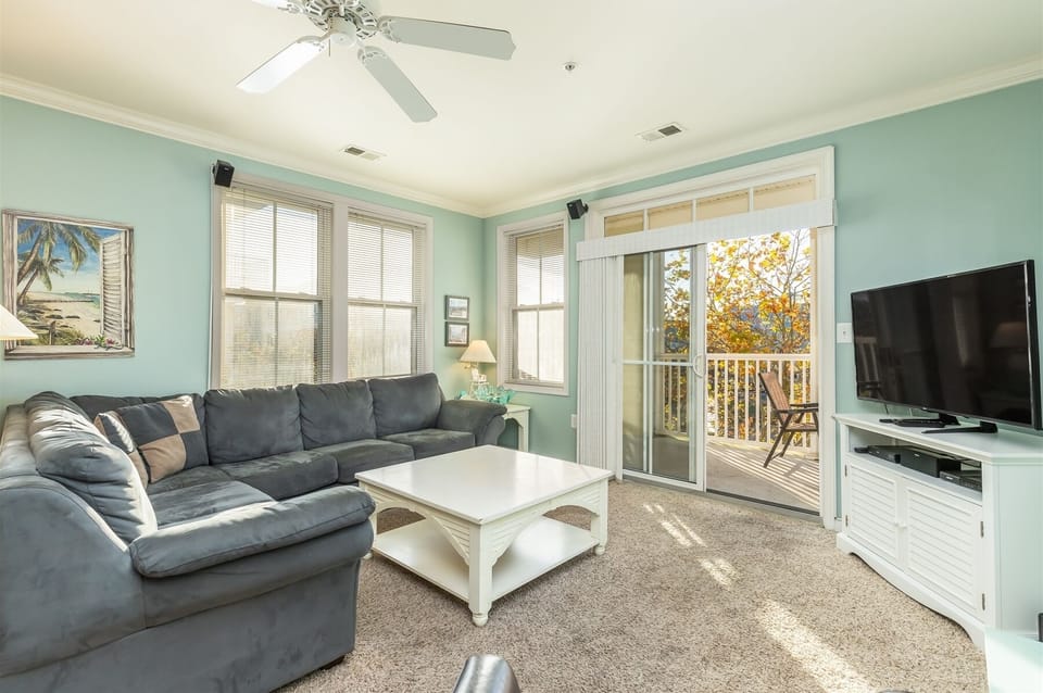 Sunset Island 4 Fountain Drive East Unit 3A Living Room