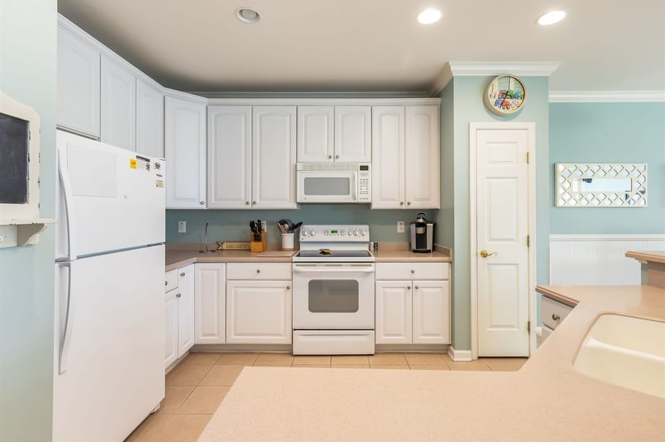 Sunset Island 4 Fountain Drive East Unit 3A Kitchen