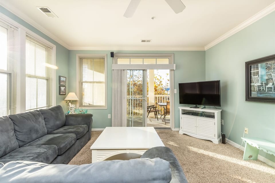 Sunset Island 4 Fountain Drive East Unit 3A Living Room