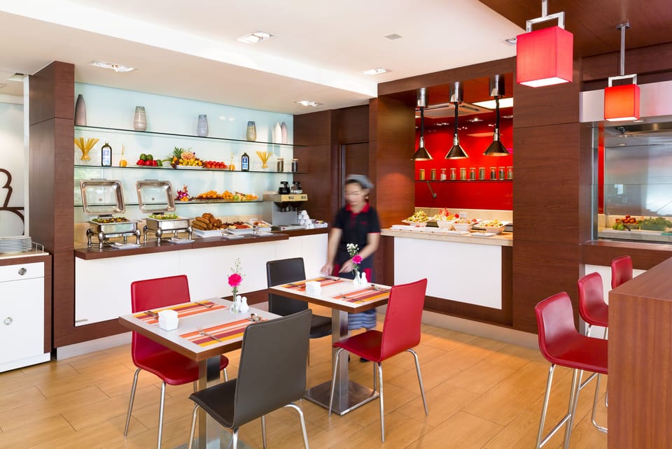 Daily buffet breakfast for a fee