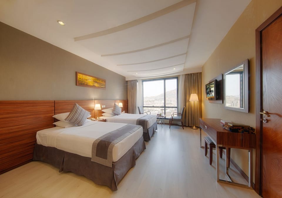 Standard Double Room, Side Haram View | 1 bedroom, in-room safe, soundproofing, iron/ironing board