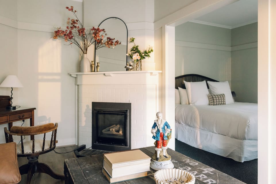 Heritage Suite (No Pets) | Minibar, iron/ironing board, WiFi (free), individually furnished
