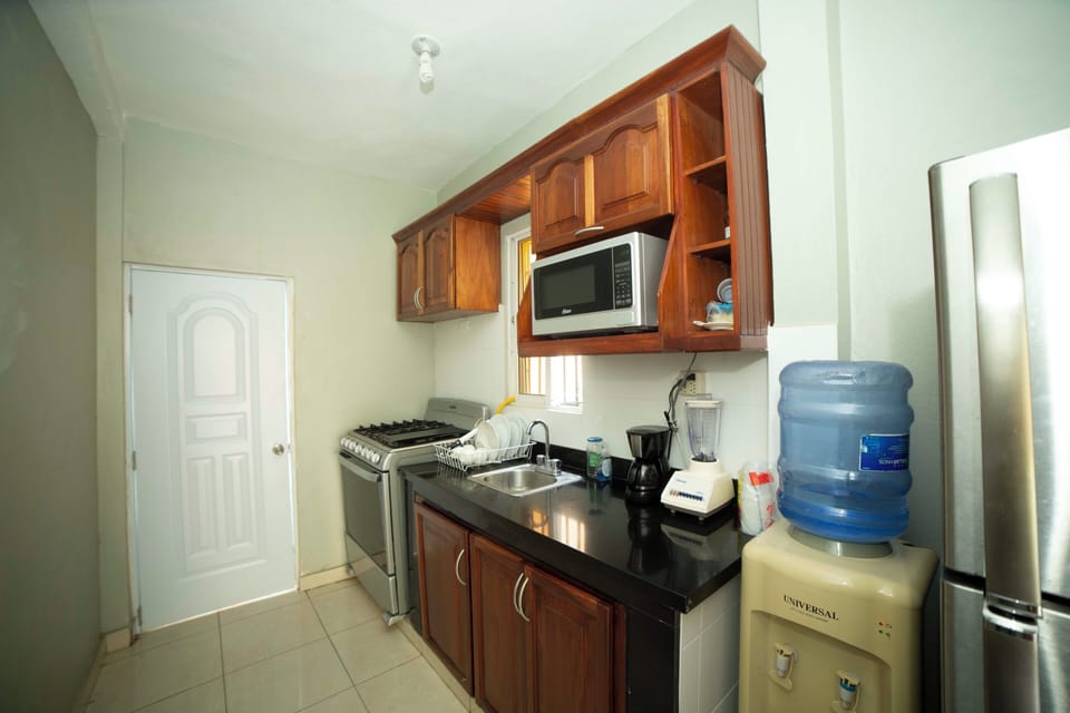 Fridge, cookware/dishes/utensils