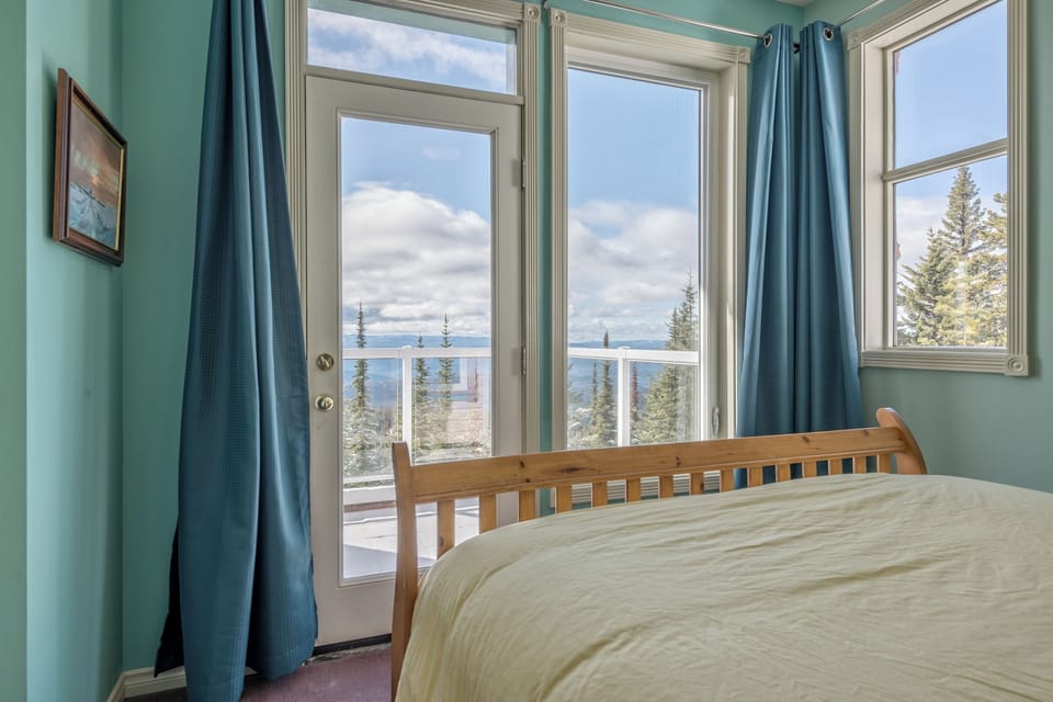 Master Bedroom Views 