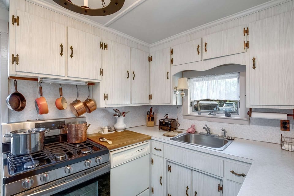 House (Bell Buoy) | Private kitchen | Electric kettle
