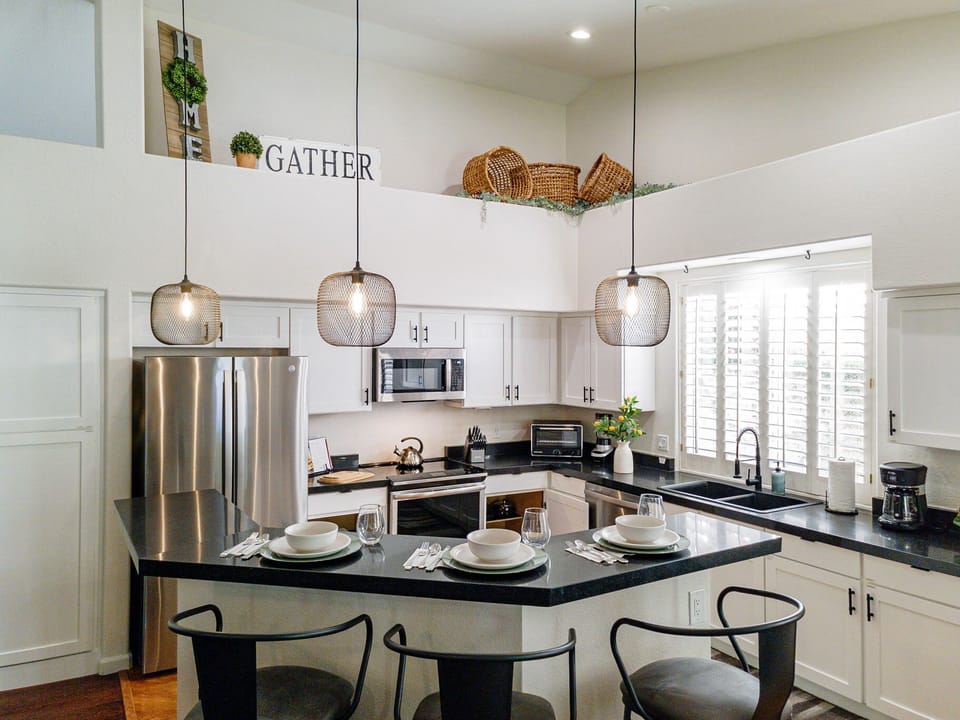 Kitchen: NEW Stainless Steel Appliances