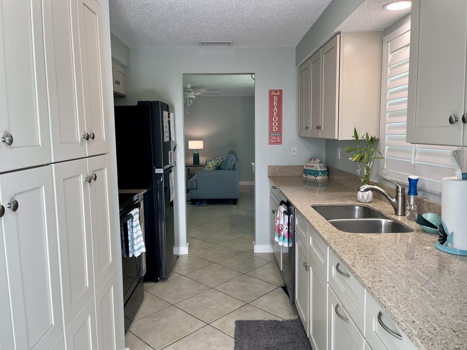 Fully equipped kitchen! With both Keurig and potted coffee maker!