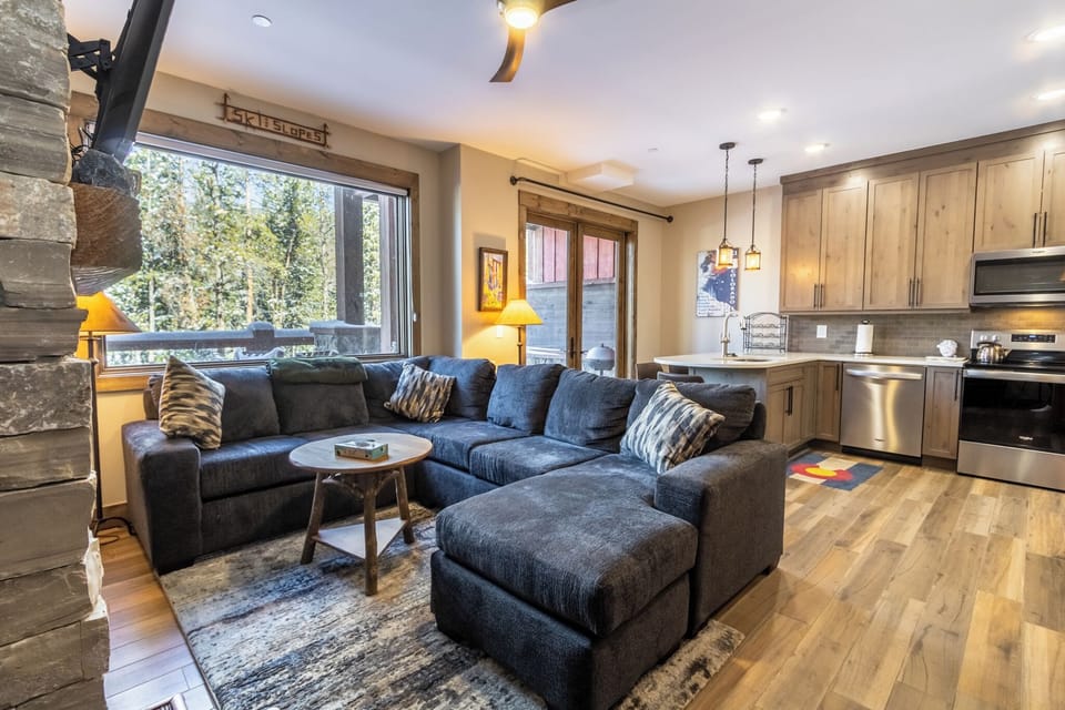 Condo (1 Bedroom) | Front of property
