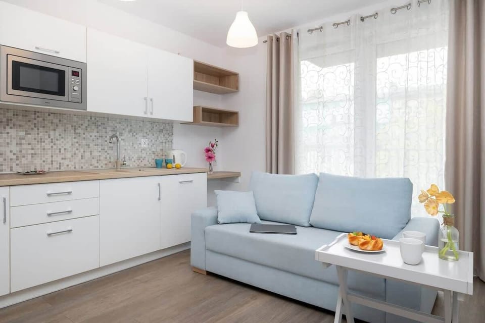 Spacious living room with full equipment. 