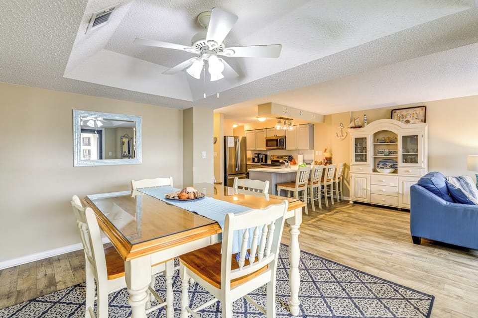Dining Area | Dishware/Flatware
