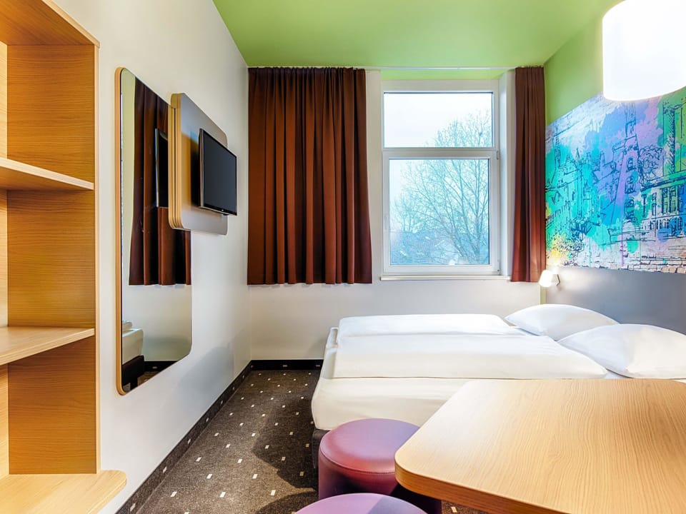 Twin Room | Desk, soundproofing, free WiFi, bed sheets