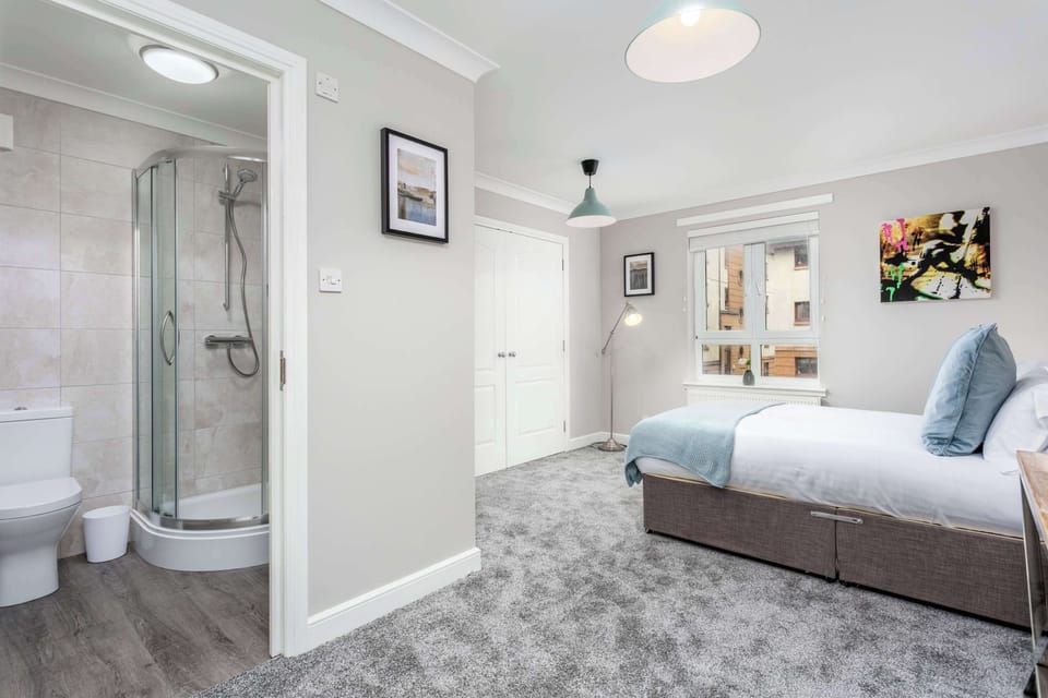 Master Bedroom with Ensuite Bathroom