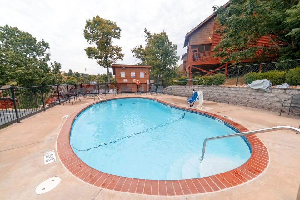 Seasonal Outdoor Pool Access nearby