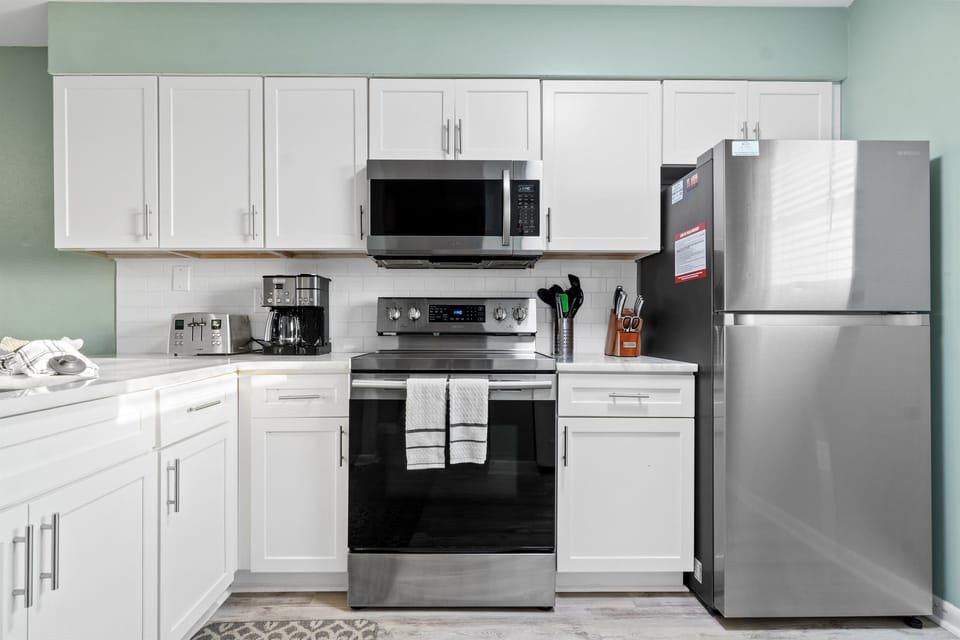 Full upgraded kitchen