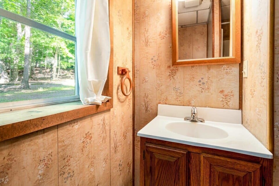 Full Bath stocked with all the essentials.