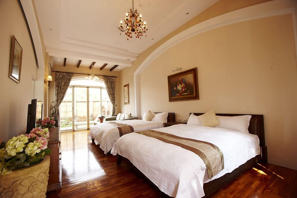 Comfort Quadruple Room, 2 Double Beds, Garden Area | Premium bedding, individually decorated, desk, soundproofing