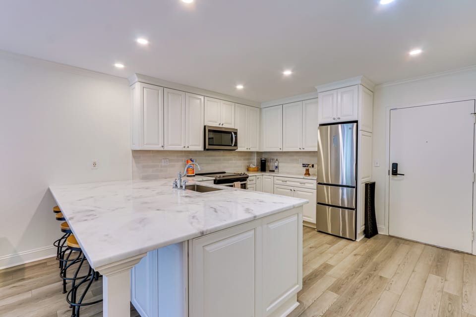 Kitchen | Cooking Basics | Breakfast Bar