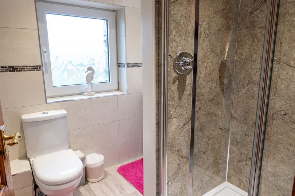Family shower room