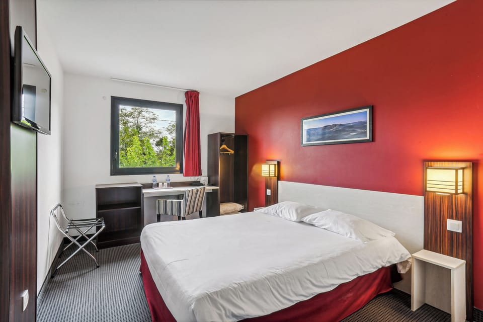 Standard Double Room | Soundproofing, free WiFi