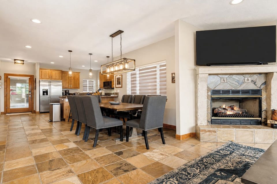 Dining Area | Bear Hollow Village
