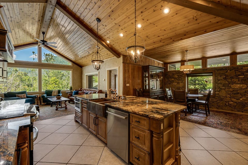 Chef's Gourmet Kitchen w/ Two Ovens