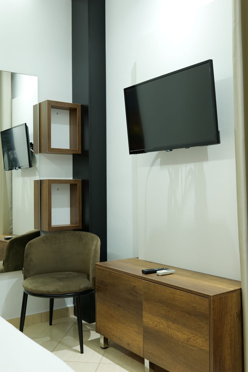 Superior Apartment | Hypo-allergenic bedding available, desk, cribs (surcharge), WiFi (free)