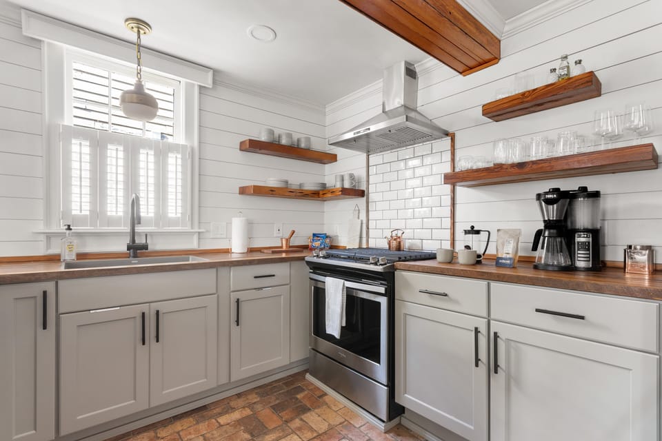Kitchen (Fully Equipped)